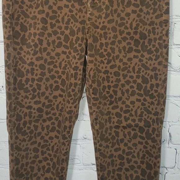 American Eagle Next Level Stretcg Curvy Super Hi-Rise Jegging Leopard Jeans Sz 8 - Picture 3 of 13